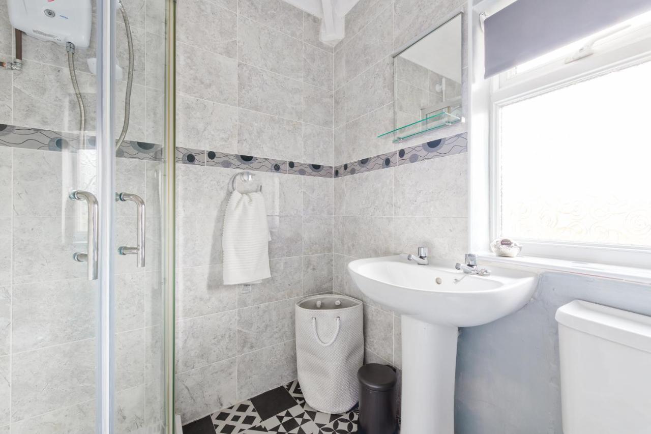 Rookwood House - Spacious Home With Free Parking - Short Stay Leeds Leeds  Ngoại thất bức ảnh